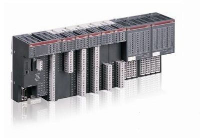 Quelles sont les caractéristiques PLC d'ABB?