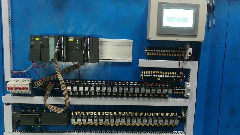 Services de réparation d'API les mieux notés et services de réparation d'API Siemens pour les systèmes de production automatisés.jpg