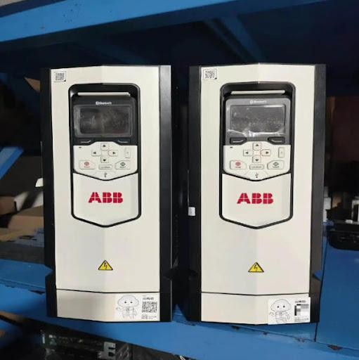 Services professionnels de réparation de variateurs de fréquence et réparation experte de variateurs VFD ABB pour applications industrielles lourdes.jpg